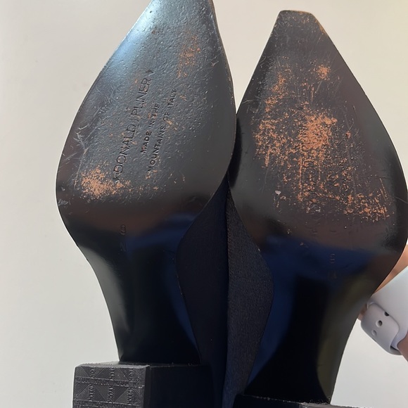 Donald J Pliner gold/ black shiny block heel pumps - Picture 5 of 7